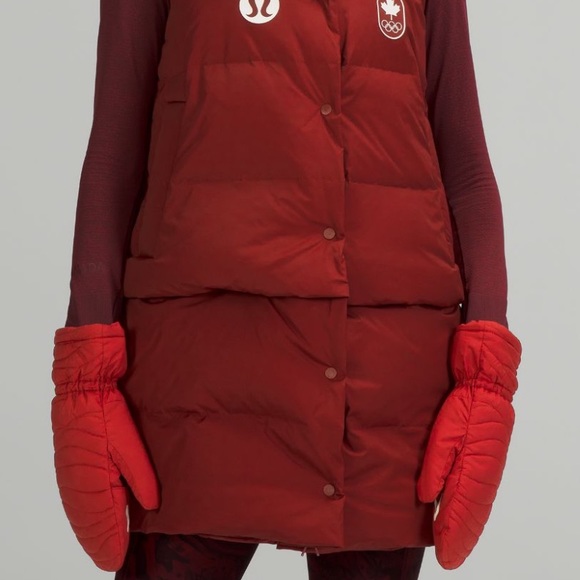 Lululemon Team Canada Quilted Mittens on String Red NEW WITH TAGS - Picture 2 of 11